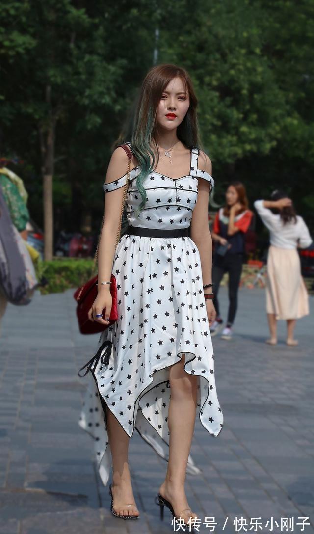 针织 贴身包臀的包臀裙,设计简约大方,又美又仙