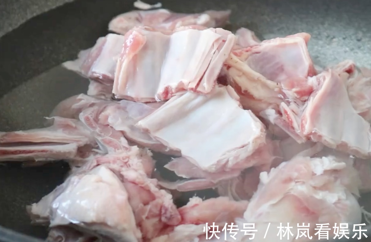 羊肉汤|买点羊肉回家熬点羊肉汤,汤汁洁白,肉质鲜嫩,一大碗都不够喝