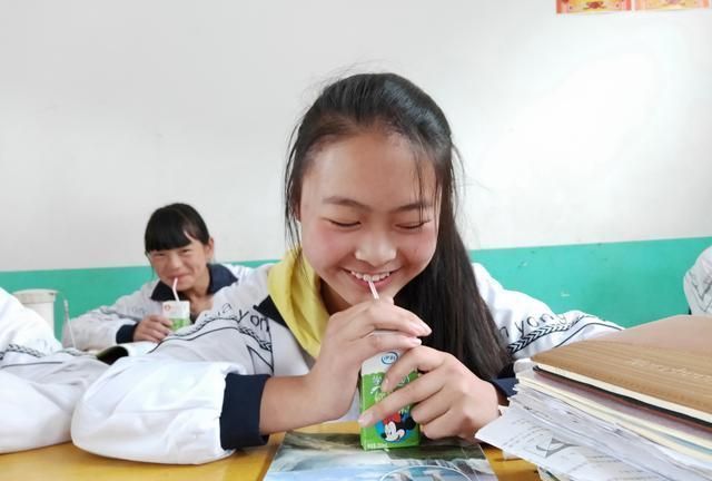 牛奶|12岁乐乐连续睡前喝牛奶,身高只有139公分,医生:无知害了娃