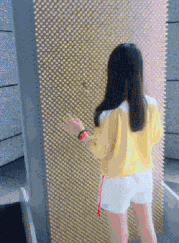 |搞笑GIF: 佟丽娅的“双层奶”引热议, 摄影师: 这到底是穿没穿啊