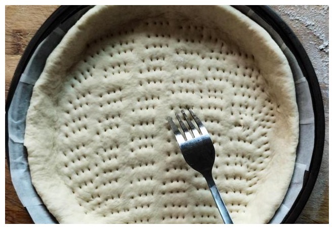 在家做披萨原来这么简单，学会再也不用叫外卖，底部酥脆咸香软糯