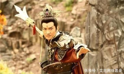 昊天#封神中有一女仙身份高贵,杨戬见了毕恭毕敬,却难逃被姜子牙封神