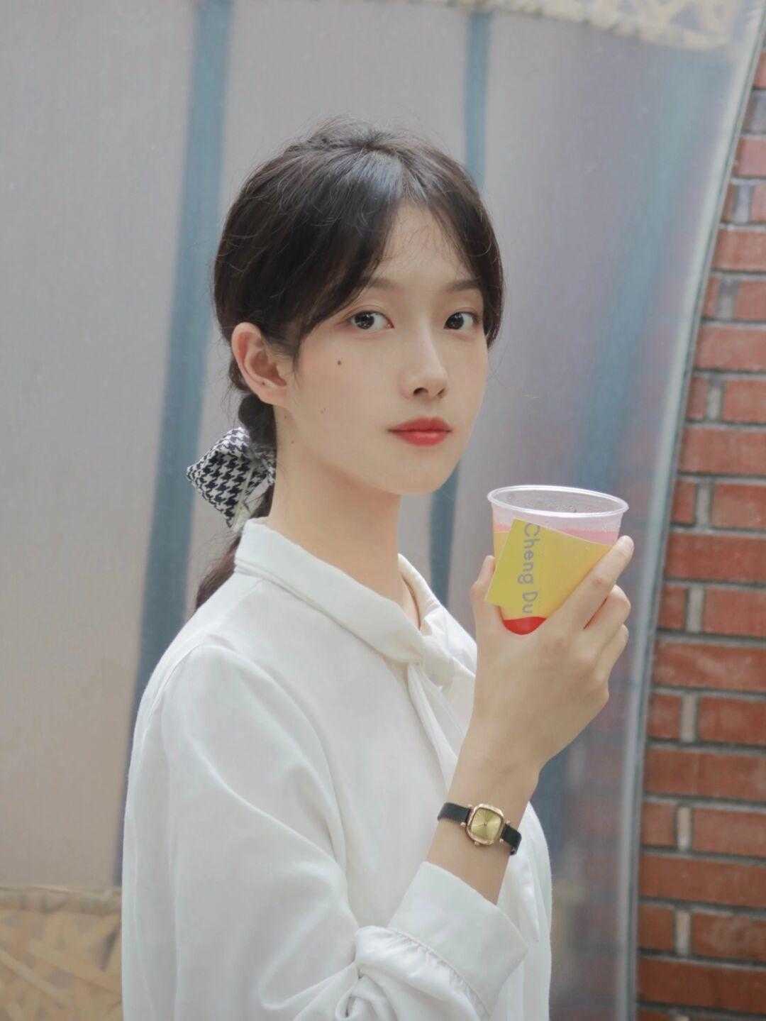 搭配|秋季来临，针织吊带裙搭配针织阔腿裤，碰撞出的