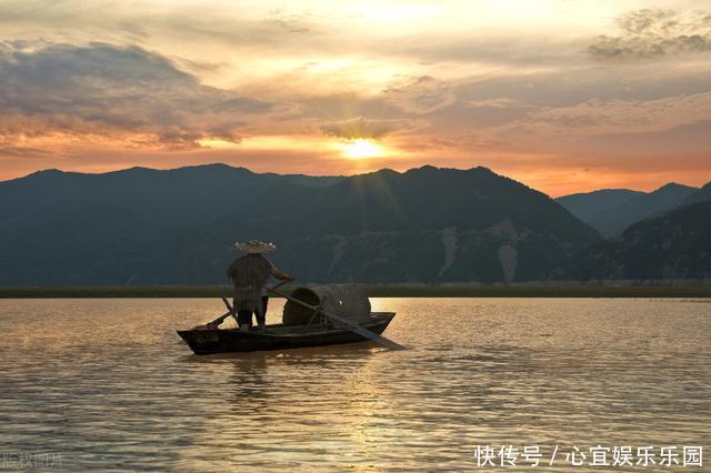 在丹东绿江村18小时，“吃喝飘赌住”皆有，真乃斯文扫地也