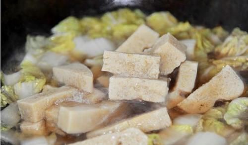 白菜|天气冷，山珍海味不如它，不放肉更好吃，全家都喜欢一大盆吃精光