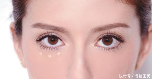 冬季是女人护肤的“黄金期”,抓住机会,让皮肤越来越好