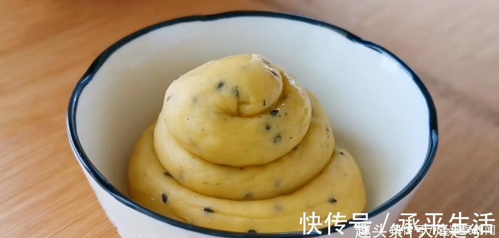 油炸食物|一碗面粉加5鸡蛋，不炸油条不蒸包子，比做馒头简单，比烙饼还香