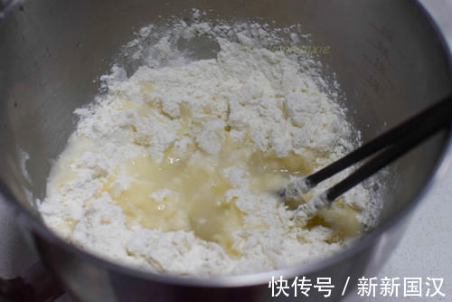 面点师亲传的五香千层饼做法，外酥里软，真是太好吃了