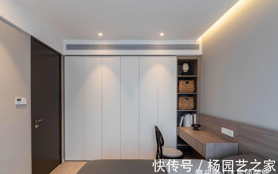 书桌|他大胆拆掉家里5面墙,全屋简洁大方还很实用,干净清爽太宜居了