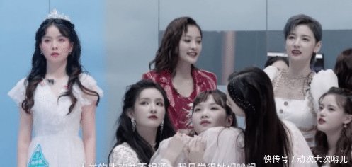 陈卓璇抢希林娜依·高台词时,谁注意学员们表情比宫斗戏还精彩