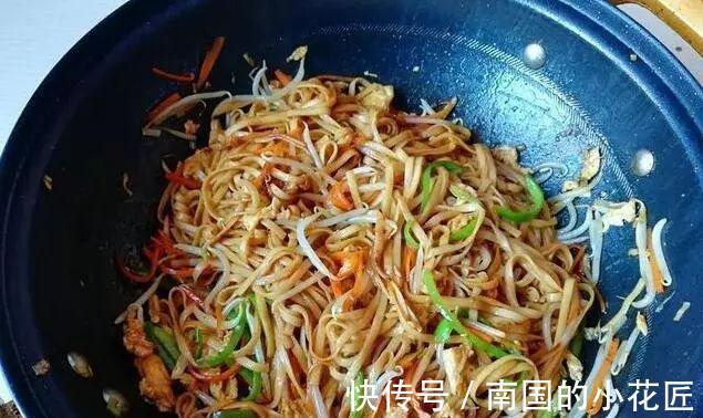 做法|挂面试试这种做法，太好吃了，做早餐营养丰富！