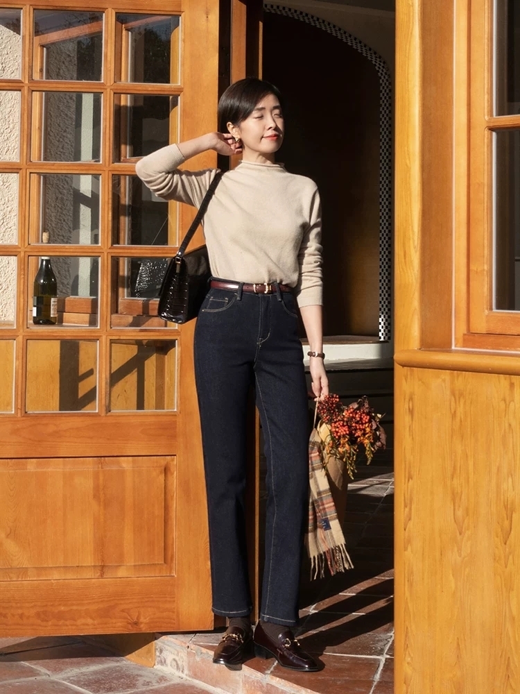 下半身 突然火了一种穿法叫“牛仔裤+乐福鞋”,时髦显瘦有气场,谁穿谁美