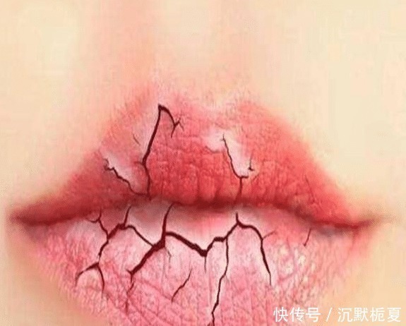 口红|有多少女孩不会涂口红,还整天顶着一嘴艳红认为自己挺美