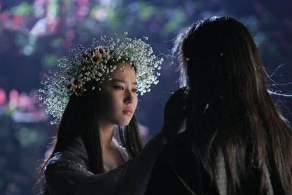 怪蛇#杨过当初为啥选择救神雕如果救了怪蛇,恐怕杨过早已天下无敌