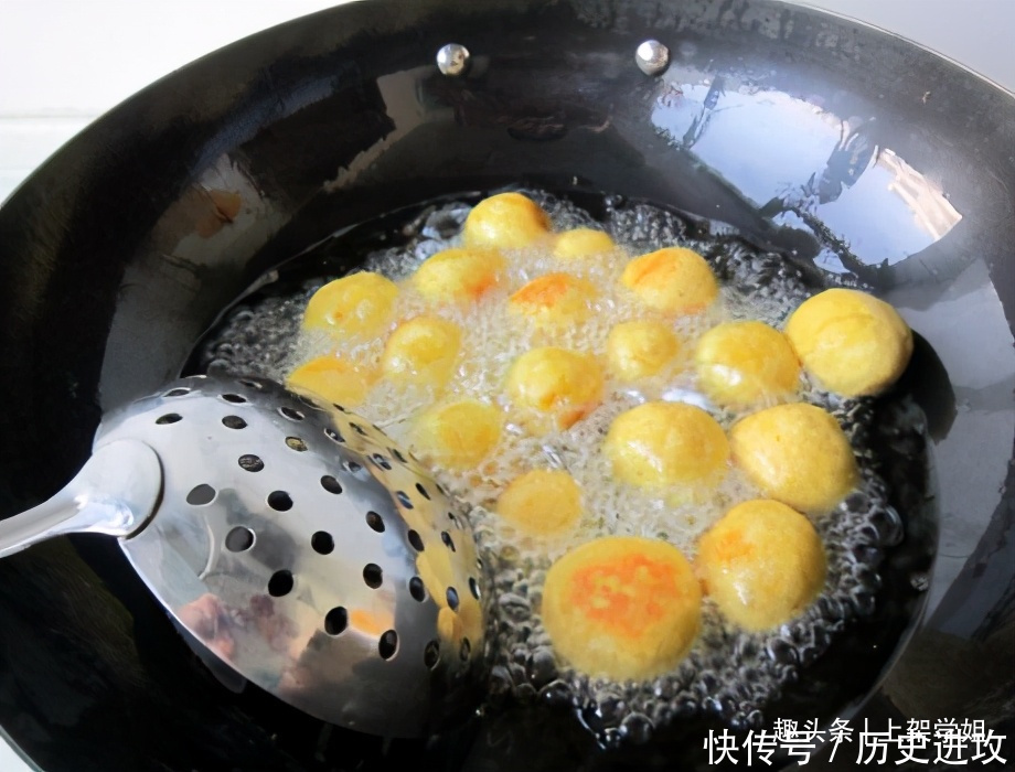 丸子|炸红薯丸子,有人用面粉有人用糯米粉,做错了,难怪丸子会发硬