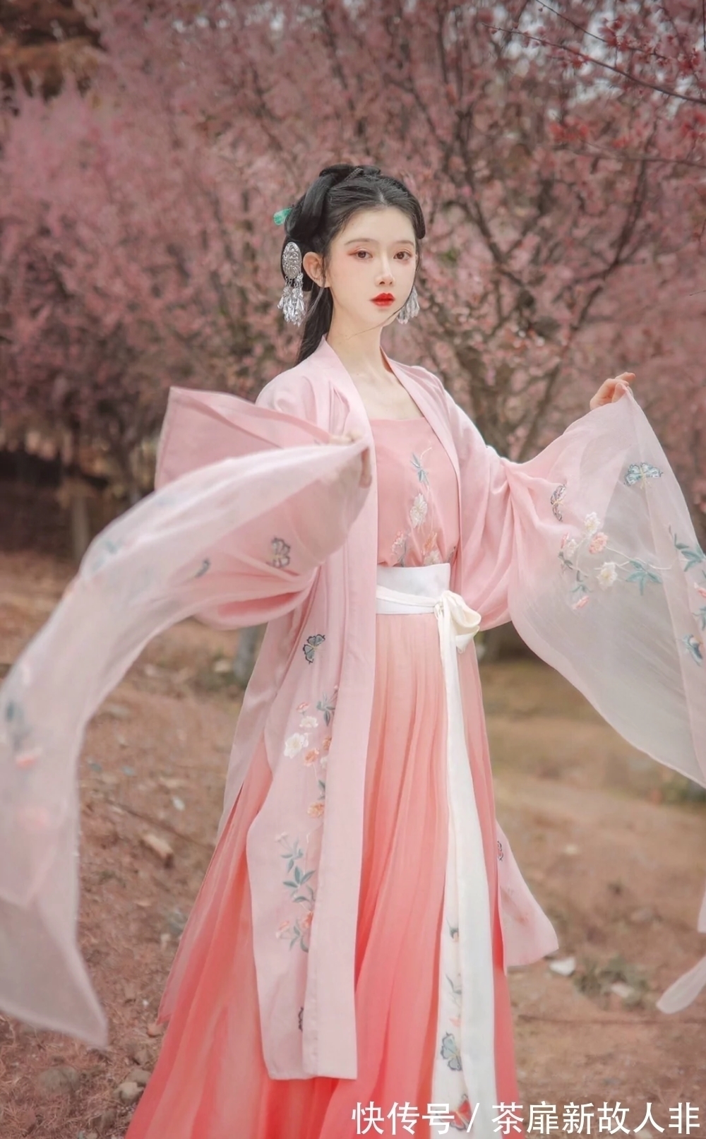 柳宗元#刘禹锡很著名的一首诗,短短28字豪气万千,人生哲理传唱1000年