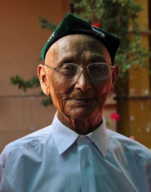 父亲|清朝最后一位世袭王爷,一直活到2014年,临终提一要求,让人泪崩