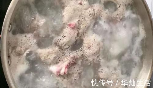 羊肉|天冷进补，不吃排骨也要多吃它，加一物熬一熬，汤白肉鲜，真滋补