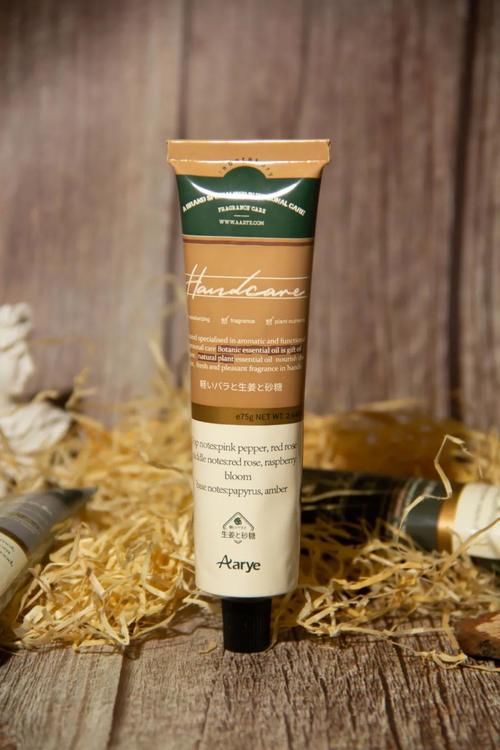 被问 300 遍的小众香水，其实是 20 多块钱的护手霜？