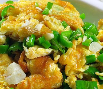 温度零下八度孩子吵闹着不肯下床吃饭,多吃营养菜,补充营养