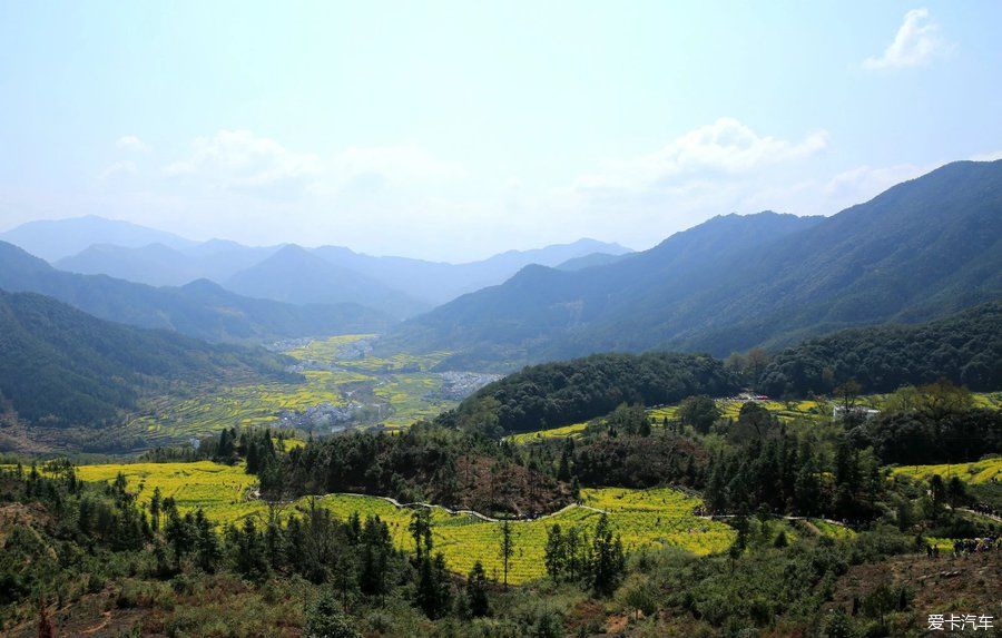 阳春三月，游婺源赏油菜花