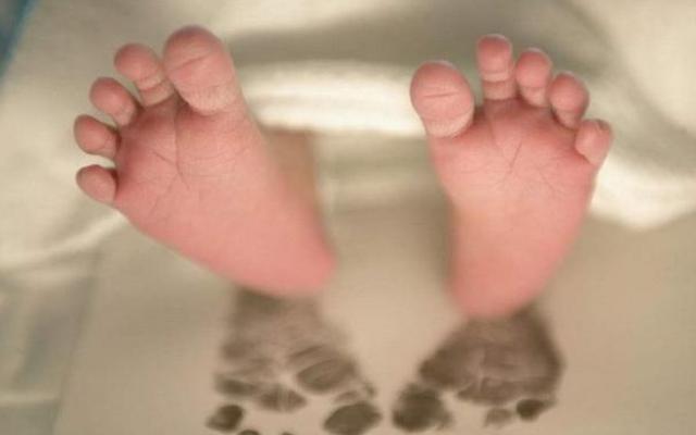 右脚印|宝宝出生后为啥要被留脚印医生不会告诉你，但父母要知道！