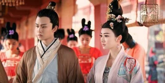 任嘉伦 任嘉伦中年瓶颈?“草根”逆袭只在童话,靠爹拼原生他输惨了