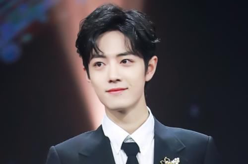  霸屏|肖战即将开启霸屏模式！3部作品均要定档，海报再登优秀报刊