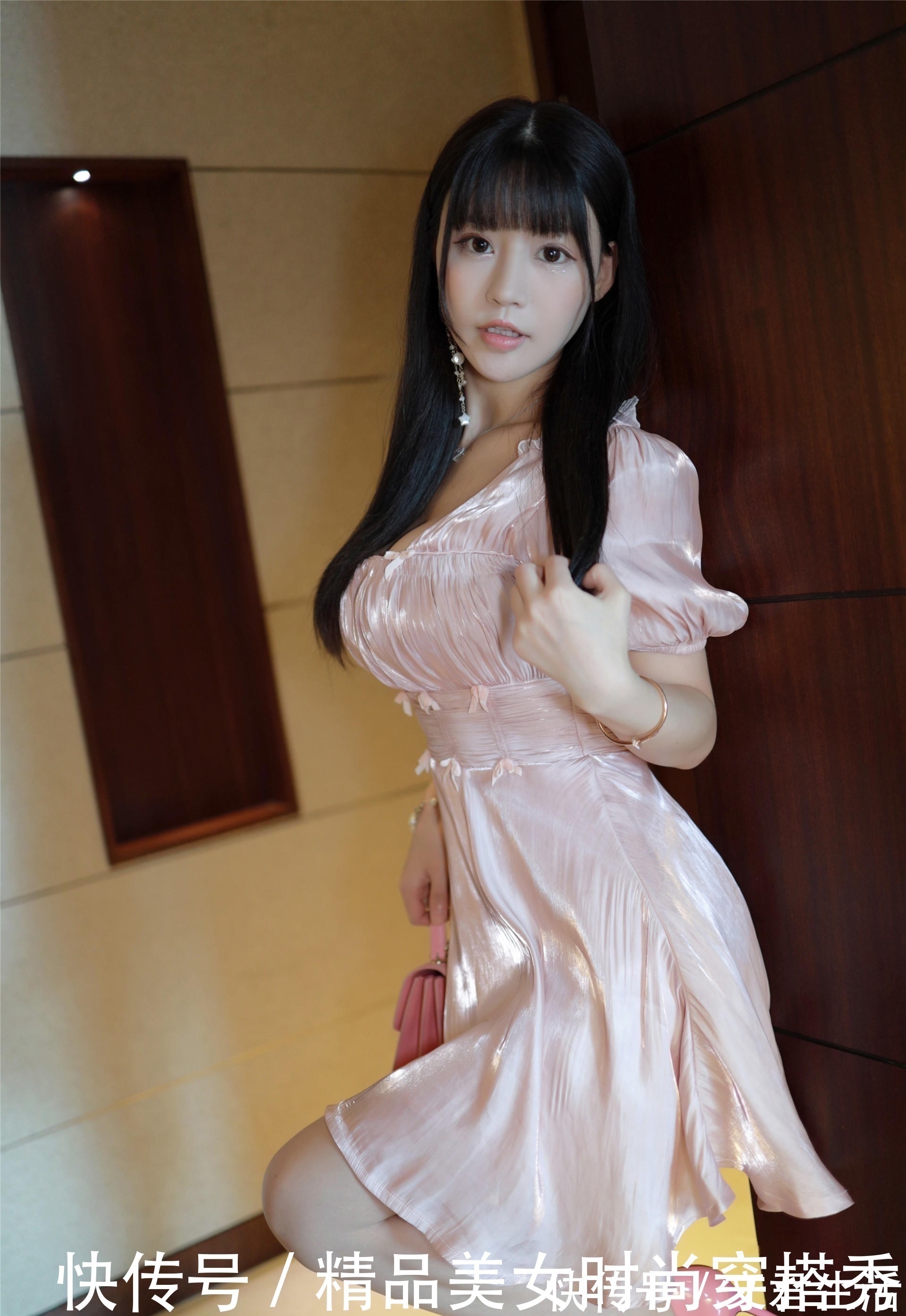 小姐姐 粉色少女系连衣裙,甜美又温暖满满的温柔味道,减龄又时尚