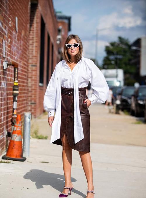 毛呢大衣已经过时了，冬天穿这种服装才好看，遮肉显瘦还保暖