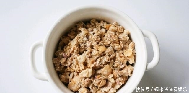 燕麦|减肥早餐这样吃,无油无糖低热量,好吃不馋嘴,常吃体重蹭蹭降