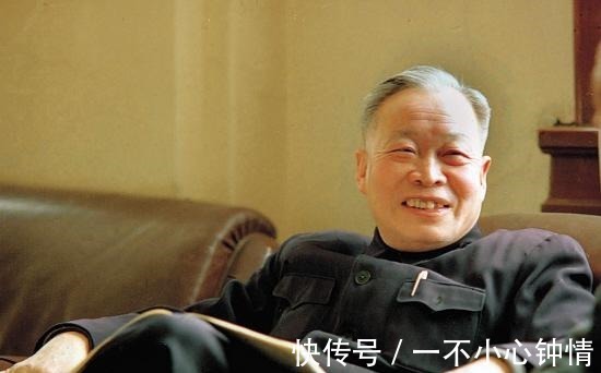 绰号@他从小被人起绰号,父亲直接将其名改为绰号,几十年后无人不晓!