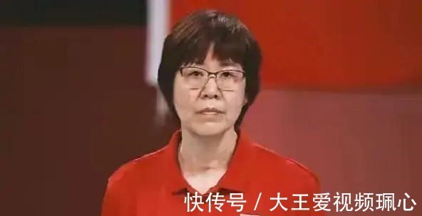 郎平|郎平深夜不辞而别,中国女排被推上风口浪尖,朱婷做出决定惹争议