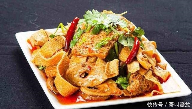 块钱|一碗6块钱的素面,一份现吃现拌的凉菜,无名小店靠实力吸客无数