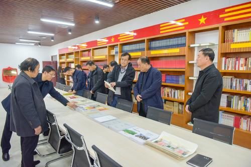 庆阳职业技术学院院长张武德一行赴陇东学院考察学习交流