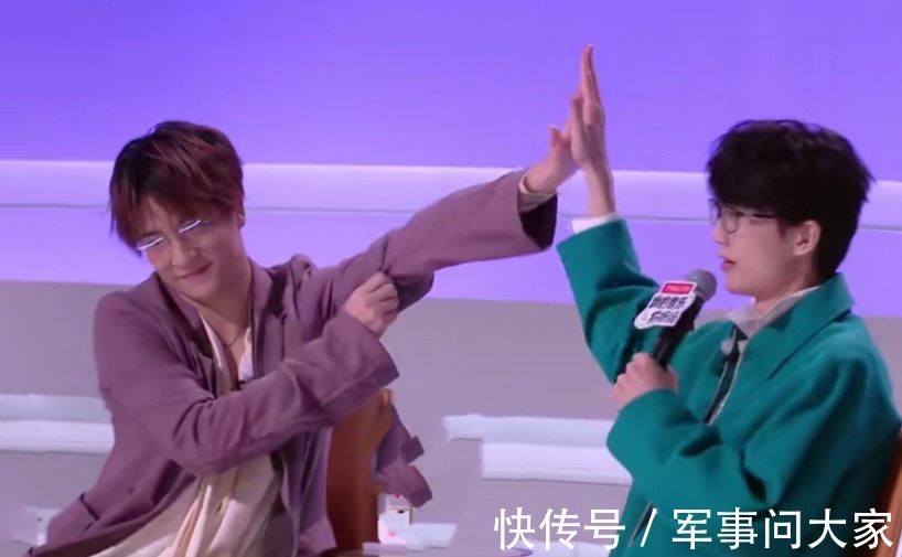 cp感|许嵩综艺首秀太精彩,薛之谦拿一份工资打两份工,两人cp感十足