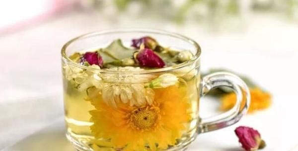 患有高尿酸的人，只要记住“3水3果”，随时让尿