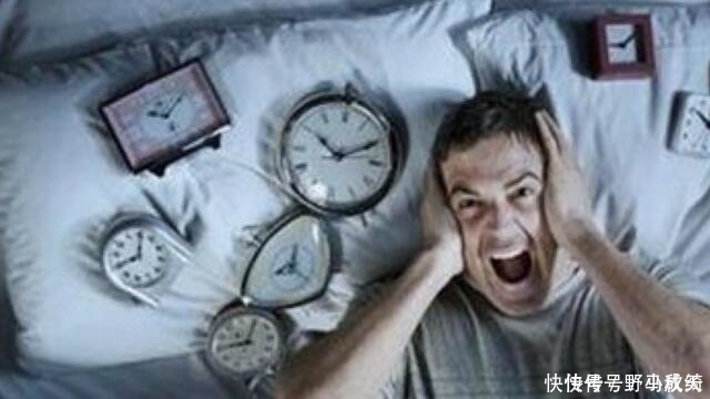 肝不舒服的人,睡觉时有3个表现,若全不占,恭喜你肝脏很不错