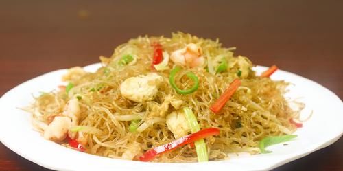 主食|是菜也是主食,几只鲜虾1个鸡蛋炒出鲜香味美虾仁炒粉丝