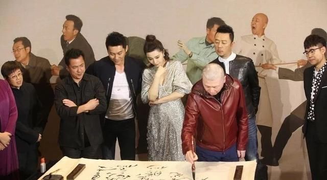 冯小刚书法写出“瘦金体”神韵,马未都也称赞冯导人帅字好