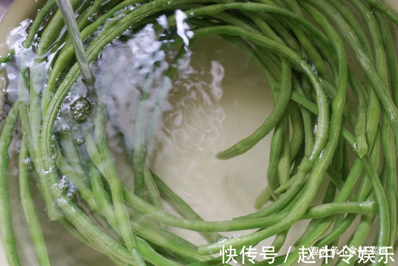 莴笋|晒豆角干用焯水吗教你正确的做法,晒干炖肉特别香,放一年不坏