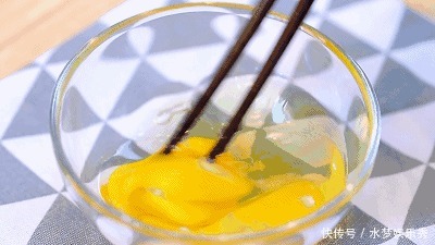 好吃|天天吃鸡蛋,这种做法第一次见,简单营养又好吃,孩子吃不够