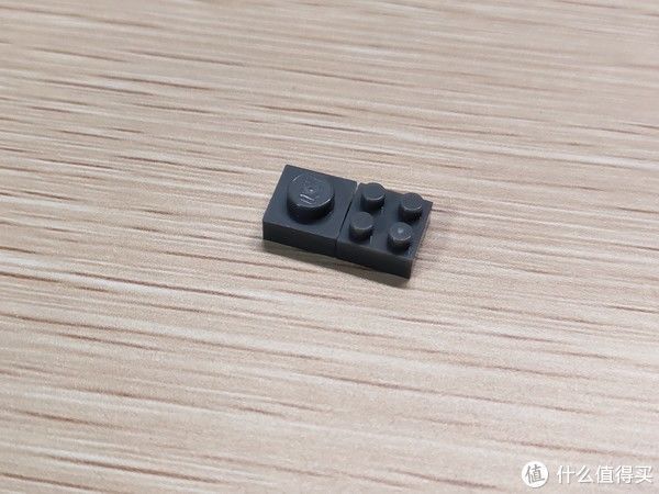 有意思的小颗粒积木——像素屋“矿洞世界”夜灯笔筒试玩