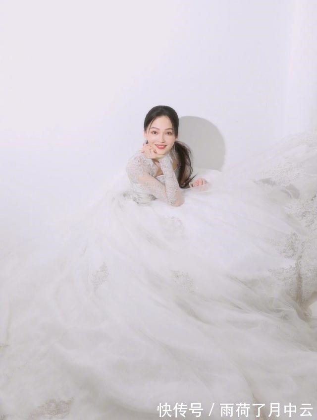 國慶晚會|張韶涵2021央視國慶晚會禮服