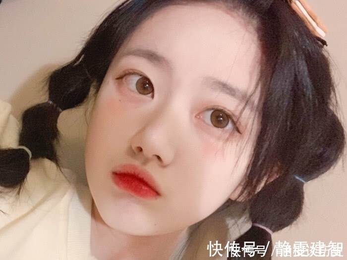 下颌线|脸上有这3特点的女孩，多半属于“气质型”女生，00后快来自测！
