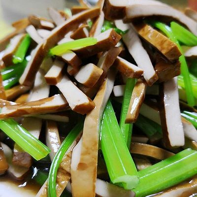 芹菜炒香干