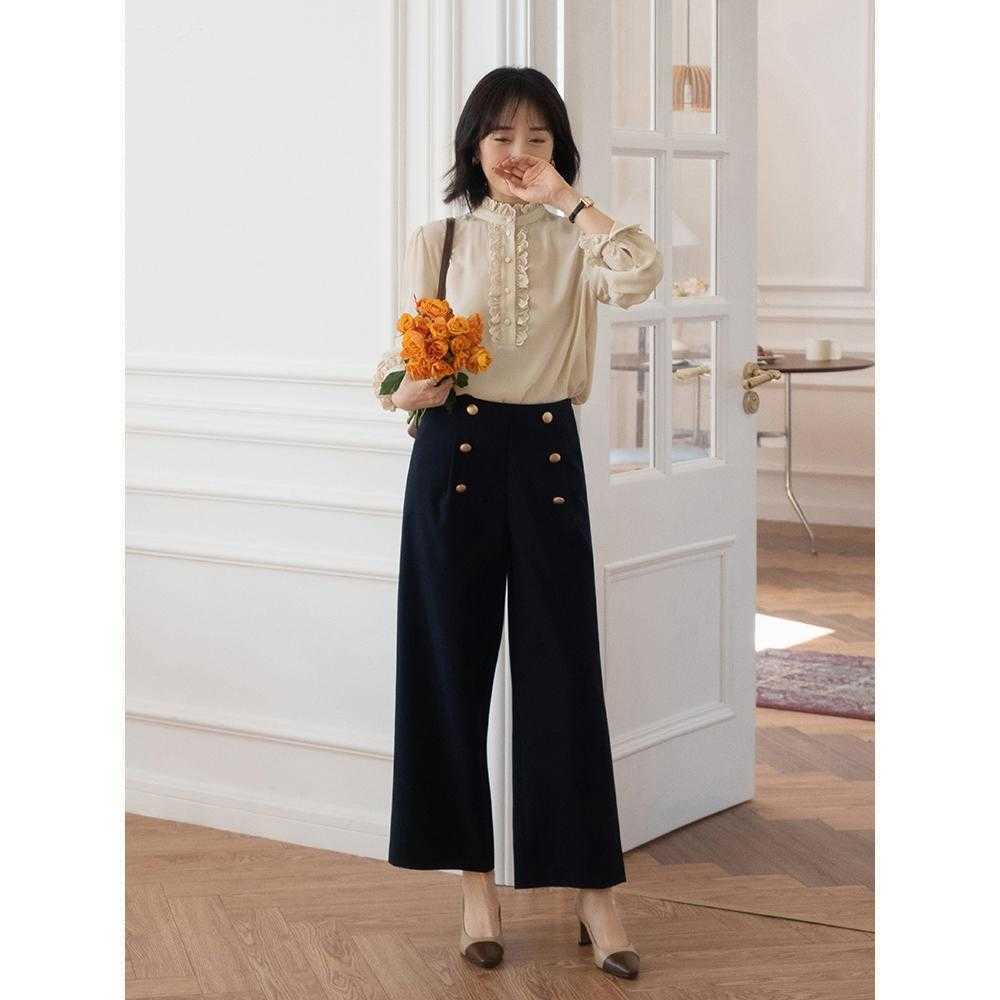 小姐姐|秋季如何穿出干练高级感?“衬衫”搭配是好选择,衣橱必备单品