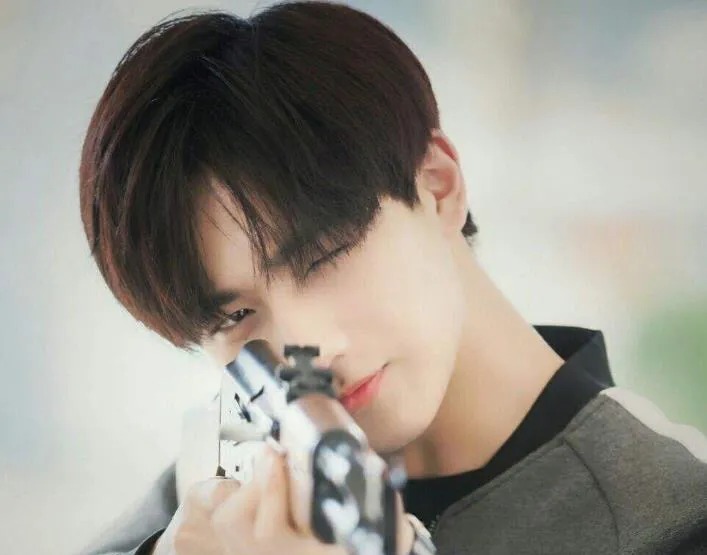 变形|他因参加《变形计》出道,之后资源一路好走,如今因成毅而走红