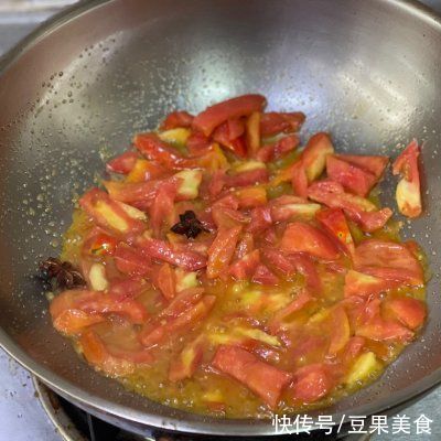 牛肉|汤浓味美??好吃到连汤都不剩??西红柿炖牛腩