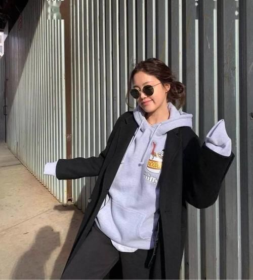 卫衣+小高领搭配，卫衣+棉服穿搭...这样穿时髦炸了！